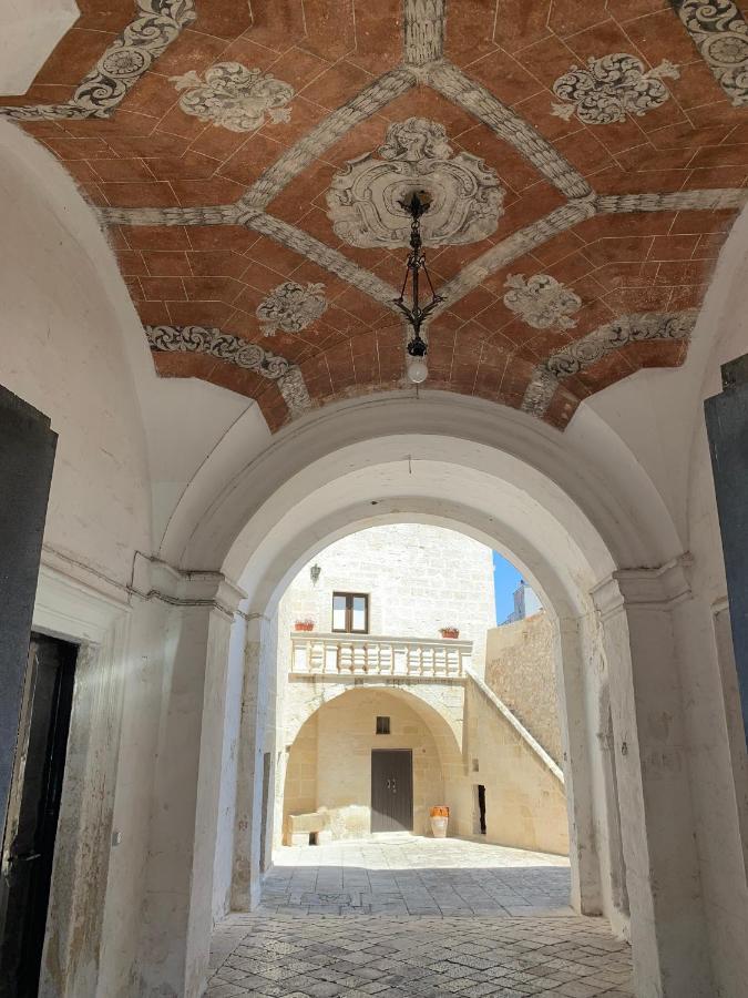 Palazzo Moschettini Lägenhet Martano Exteriör bild