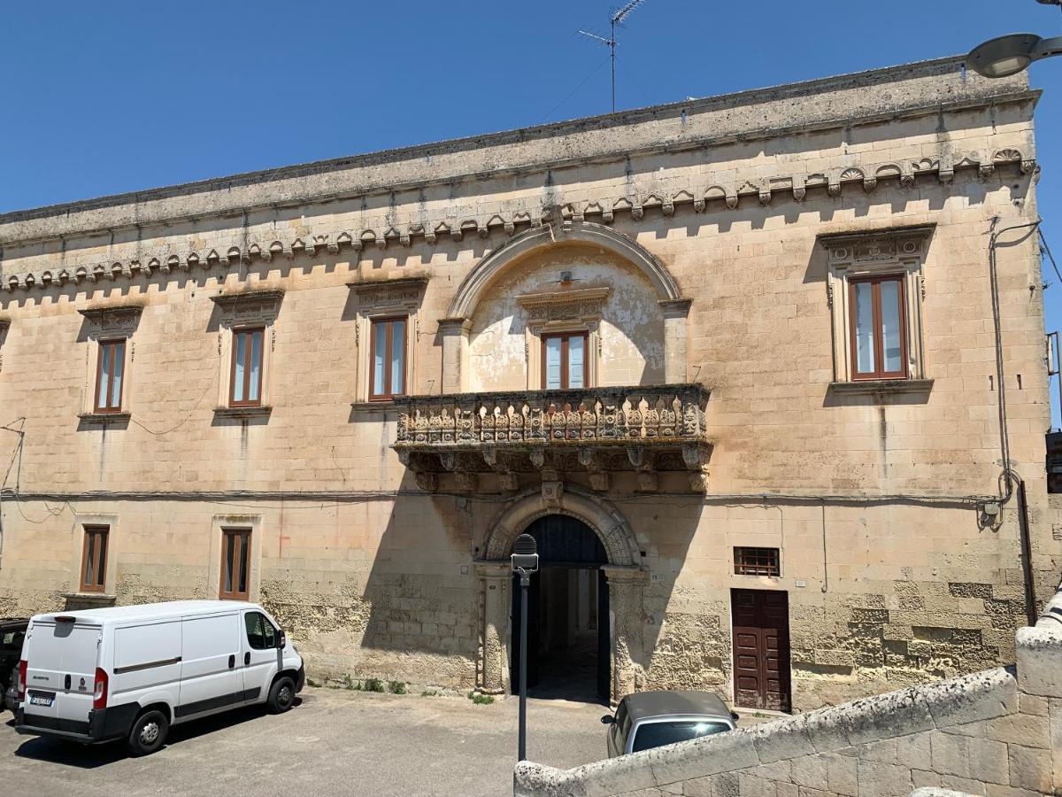 Palazzo Moschettini Lägenhet Martano Exteriör bild