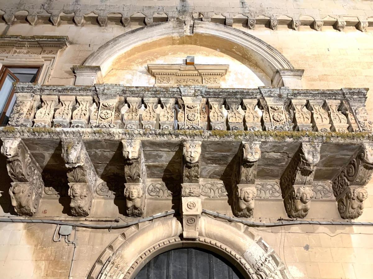 Palazzo Moschettini Lägenhet Martano Exteriör bild